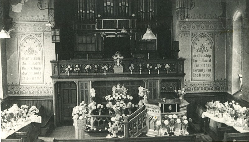 Wesley Meth Church-Bburn Rd Hud Hey - Interior [800x600]